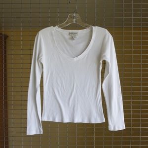 white long sleeve v-neck t-shirt